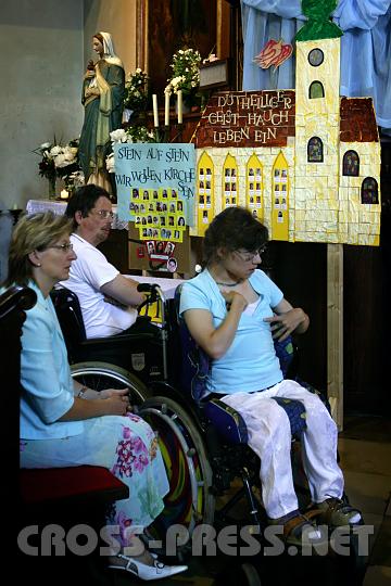 2008.06.01_09.58.34.JPG - Als Christen wissen wir, das wir uns unserer Mitmenschen, die krperlich oder geistig "arm" sind, nicht schmen mssen, denn Jesus ist, nach Seinen eigenen Worten, auf eine besondere Weise nicht nur MIT, sondern auch IN ihnen.   Mutter Theresa hat in den armen, kranken und behinderten Menschen Jesus selbst gesehen.