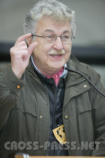 2008.10.24_14.06.20.JPG - Sdwind Journalist Dr. Leo Gabriel, Mitbegrnder des ASF und Koordinator der Internationalen Sozialforen.