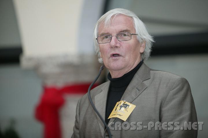2008.10.24_14.21.03.JPG - Im Namen des verreisten Brgermeisters begrte die Teilnehmer Vbgm. Gerhard Wieser.