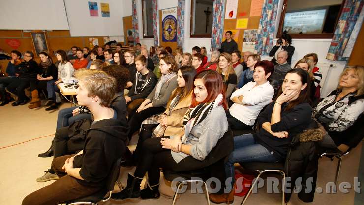 2016.02.05_19.09.50.JPG - Der Pfarrsaal war vollbesetzt.