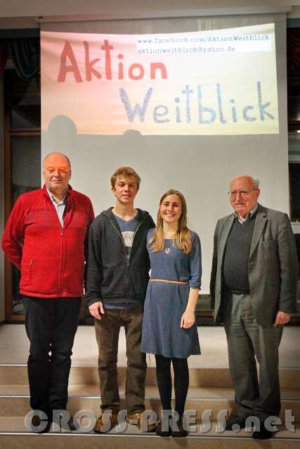 2016.02.05_20.30.33_01.JPG - Diakon Josef Muhr, Stefan Schütz, Sarah Graf und Altpfarrer  Anton Högl