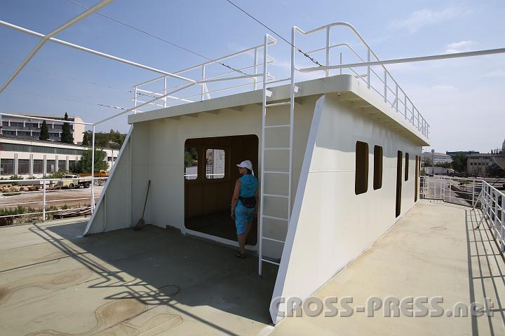 2013.08.21_12.14.46.jpg - Decksaufbau mit Kapelle, Kapitäns- und Priesterkajute, sowie Kommandobrücke.