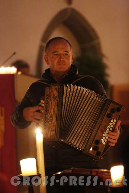 2015.12.19_07.17.00.JPG - Johann Bühringer von "D'Mitterfelder Subnmusi".