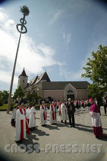 2008.05.24_15.02.50.JPG - Feierlicher Empfang des Bischofs mit Begrungsworten von Pfarrer Jacek Biela und LAbg. Mag. Johann Heuras