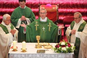 Pfarrvisitation durch Weihbischof Dr.Anton Leichtfried Die Heilige Messe feierte Weihbischof Leichtfried mit Propst Raimund Breiteneder, Pfarrer P.Michael Prinz und Diakon P.Dominik Riegler.