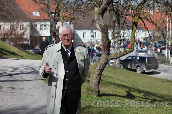 2012.03.21_13.18.21.jpg - Prof. Franz Urban unterrichtet viele Jahre lang am Stiftsgymnasium, u.a. als Sportlehrer im bisherigen, jetzt denkmalgeschützten "alten" Turnsaal.