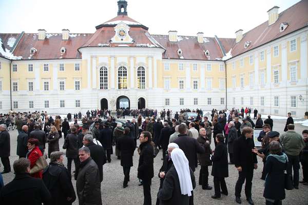 Benediktion von Abt Petrus durch Bischof Klaus