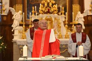 OrgelWeihe in St.Veit durch Abt Petrus Abt Petrus Pilsinger segnet die neue Orgel.