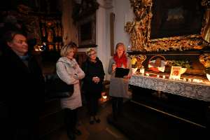 Nacht der 1000 Lichter Elfi Fehringer als hl. Elisabeth von Thüringen.