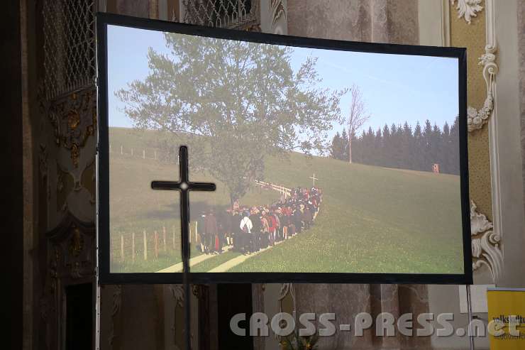 2014.06.03_19.26.01.jpg - Filmpräsentation "Wallfahrt im Mostviertel - Der Sonntagberg und seine Basilika"; Gestaltung: Karina Fibich, Kamera: Helmut Muttenthaler.