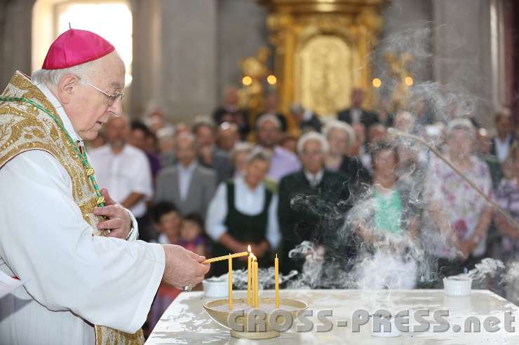 2014.06.15_10.41.00.jpg - Es ist aber auch ein Zeichen für die Sehnsucht der Gläubigen, dass ihre Gebete zu Gott emporsteigen mögen.