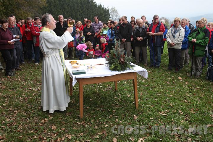 2009.10.26_11.01.16.jpg - Dank-Messe in freier Natur des freien Mostviertels, des demokratischen sterreichs !!