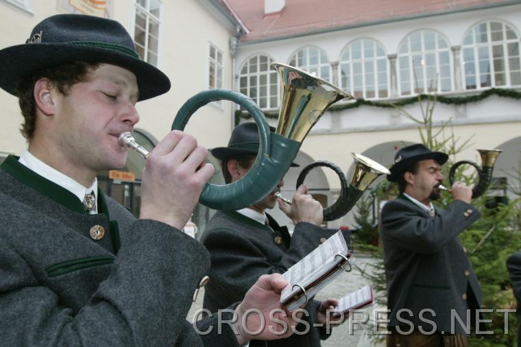 06.12.01_003 Jagdhornblser