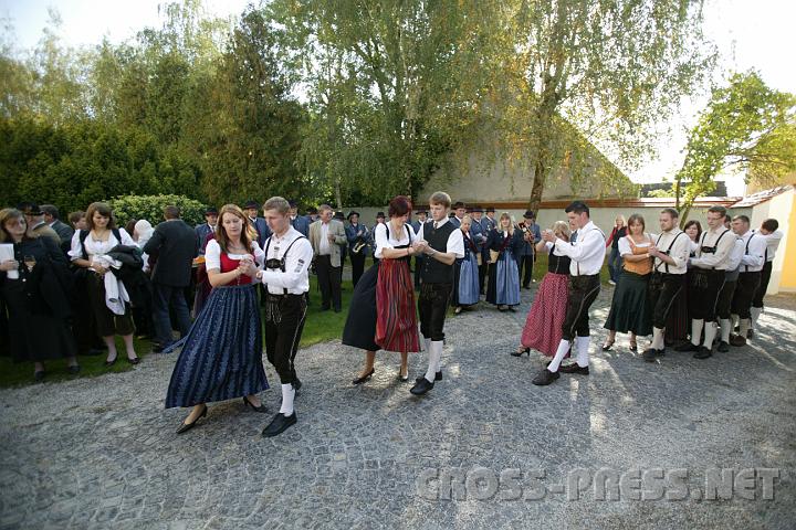 2008.09.28_10.28.01.JPG - Erstmals konnte man sich auch an den Tanzknsten der Landjugend erfreuen.