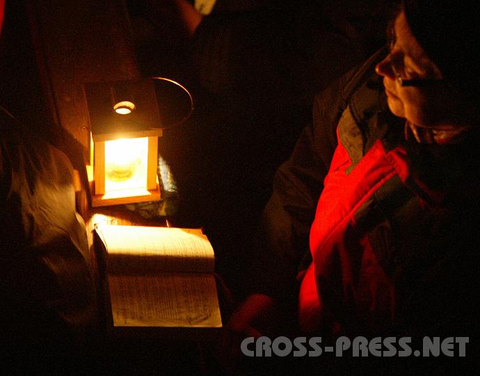 2008.12.20_07.10.46.JPG - Heilige Messe wie von "Anno dazumal":  stromlos und beraus stimmungsvoll.