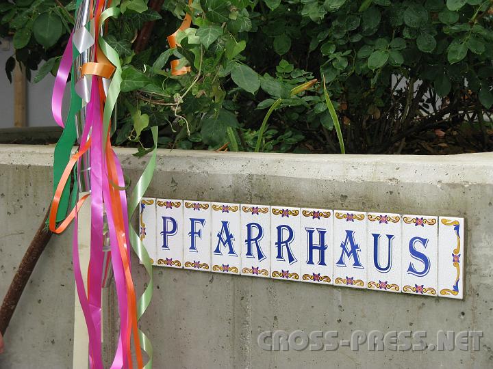 2009.06.28_12.12.22.jpg - "Ausg'steckt is" zur Abwechslung mal im Pfarrhaus!