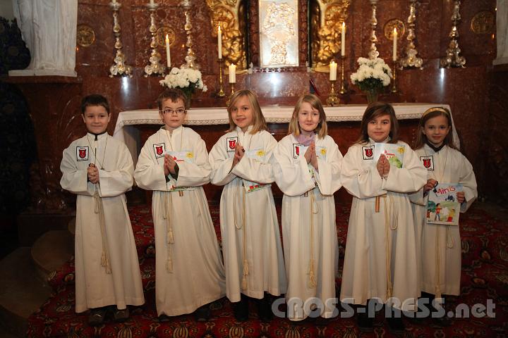 2011.12.08_10.55.22.jpg - Daniel Wieser, Jan Simon Ritt, Sophia Gerstmayr, Lucia Rosenfellner, Ilvy Maria Friedl, Noemi Sarah Johanna Malinar sind die Neuen (Joanna Riedel und Lukas Schatzeder fehlen).