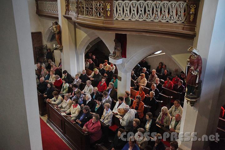 2013.06.30_09.35.58.jpg - Die Kirche war voll besetzt.