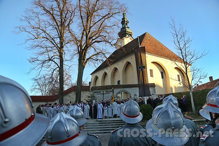 2013.12.23_15.11.01.jpg - Abschied beim Kriegerdenkmal.