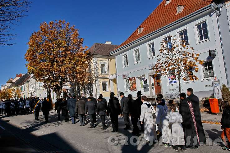 2015.11.01_10.28.42.JPG - Prozession durch den Markt