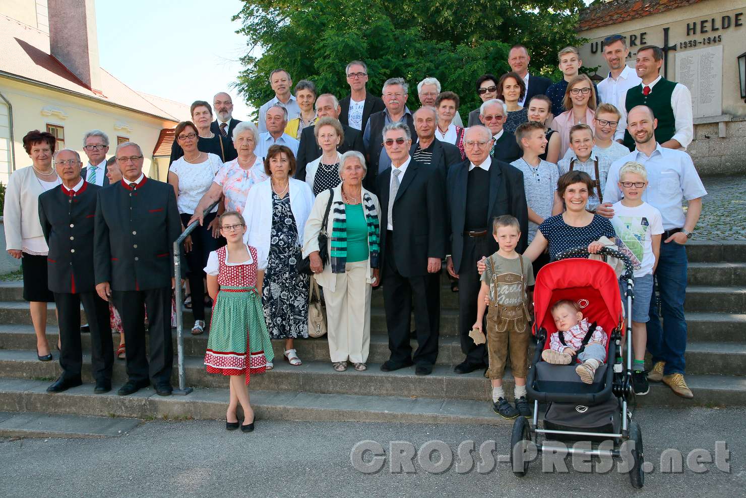 2017.06.11_11.19.11.jpg - Gemeinsames Foto mit den Verwandten.