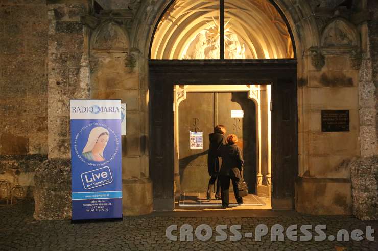 2014.11.23_17.11.37.jpg - Messübertragung aus der Pfarrkirche St. Valentin.