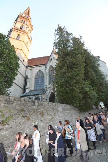 2016.09.08_19.10.02.JPG - Zug von der Stadtpfarrkirche durch die Altstadt.