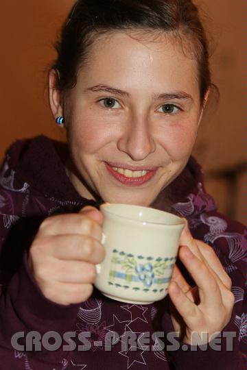 2010.11.27_22.31.17.jpg - Nach den Lobpreis schmeckt der heier Tee.  :)