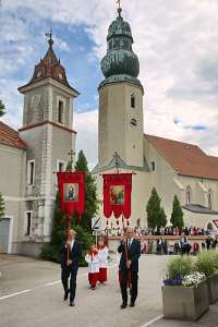 Erstkommunion 2018 in Wolfsbach Die Kinder werden abgeholt ...