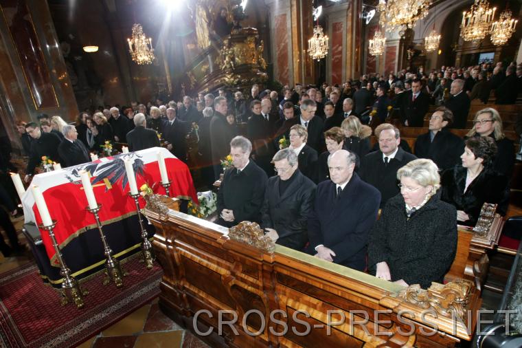 07.01.09_034 Die gesamte sterr. Bundesregierung fand Zeit -trotz des sehr turbulenten Tages- von Liese Prokop Abschied zu nehmen.