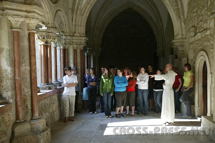 2008.07.05_08.32.52.JPG - Führung durch Stift Heiligenkreuz mit Fr. Coelestin