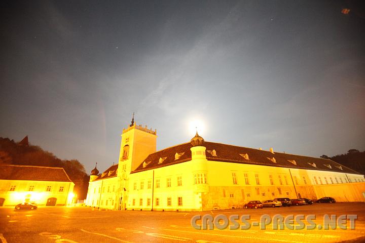 2009.04.09_23.24.11.jpg - Auenansicht des  Stiftes