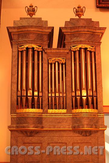 2009.04.10_07.49.55.jpg - Orgel im Bernardikapelle