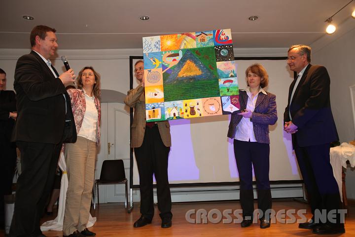 2010.02.28_15.12.26.jpg - Als Abschiedsgeschenk ein Gemlde als Gemeinschaftsproduktion mehrerer Familien.