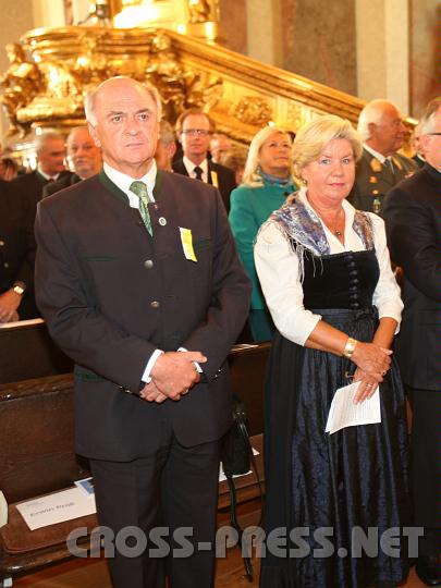 2010.09.12_10.51.00.jpg - LH Dr. Erwin Prll mit Gattin