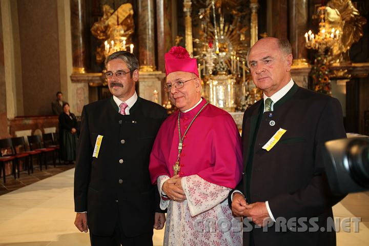 2010.09.12_10.55.02.jpg - Erwin Hameseder, Bischof Klaus Kng, LH Erwin Prll