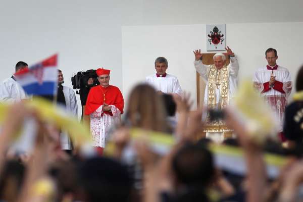 Papst Benedikt XVI in Kroatien 2011 - Vigil mit Jugendlichen