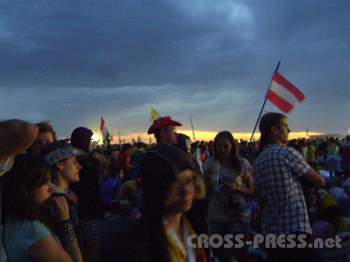 2011.08.20_21.19.42.jpg - Im Westen die letzten Sonnenstrahlen, die vom aufziehenden Sturm bedeckt werden.