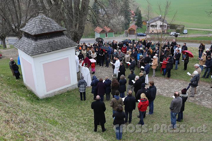 2012.04.06_14.45.59.jpg - Jede Station des Kreuzweges hat eine eigene Kapelle.