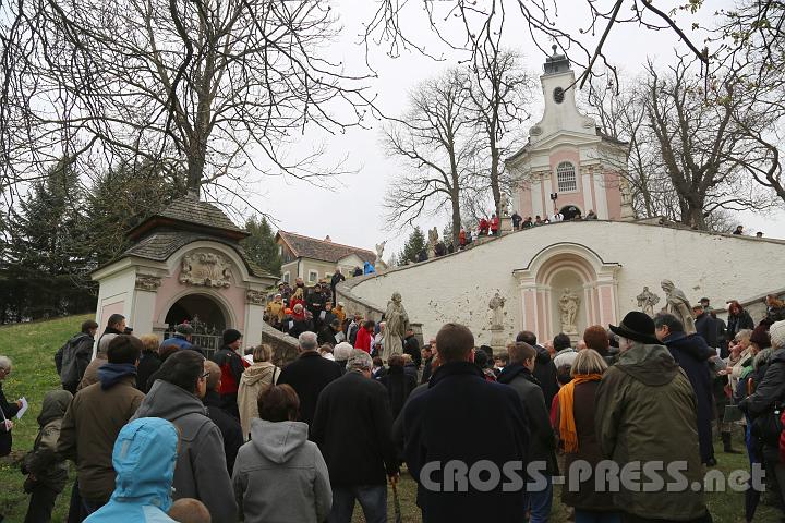 2012.04.06_15.25.17.jpg - Kalvarienberg. Die größte Kapelle (oben) ist die Kreuzigungskapelle.