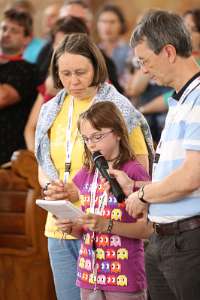 JungFamilienTreffen 2012 Die Fürbitten konnten frei vorgetragen werden, auch von Kindern.