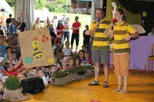 JungFamilienTreffen 2012 Im Kinderprogramm konnten die Kleinen nicht nur ausgelassen toben, sondern bekamen auch Glaubensinhalte altersgerecht vermittelt (von Birgit & Wolfgang Linhart...