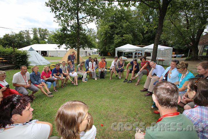 2012.07.18_11.02.59.jpg - Zeugnisgruppe des Ehepaars Dr.Michael und Barbara Prüller.