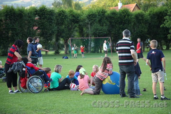 2012.07.18_19.54.43.jpg - Fußball findet immer seine Anhänger...