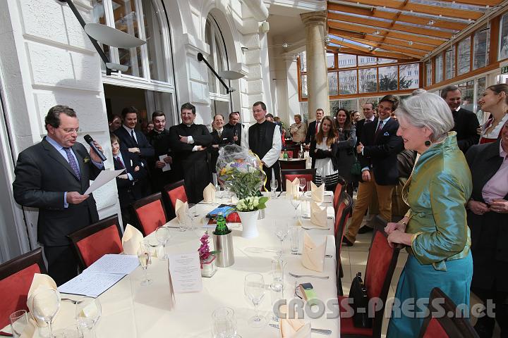 2013.04.14_15.15.47.jpg - Das Ehepaar Chavanne ist sehr stolz auf ihren Sohn. Sie haben außer Jacob (P.Johannes Paul) noch vier Söhne.