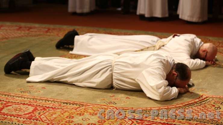 2013.10.06_16.00.38.jpg - Prostration