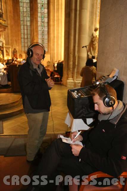 2013.10.06_17.23.09.jpg - Bernhard und Christoph übertragen live auf Radio Maria.