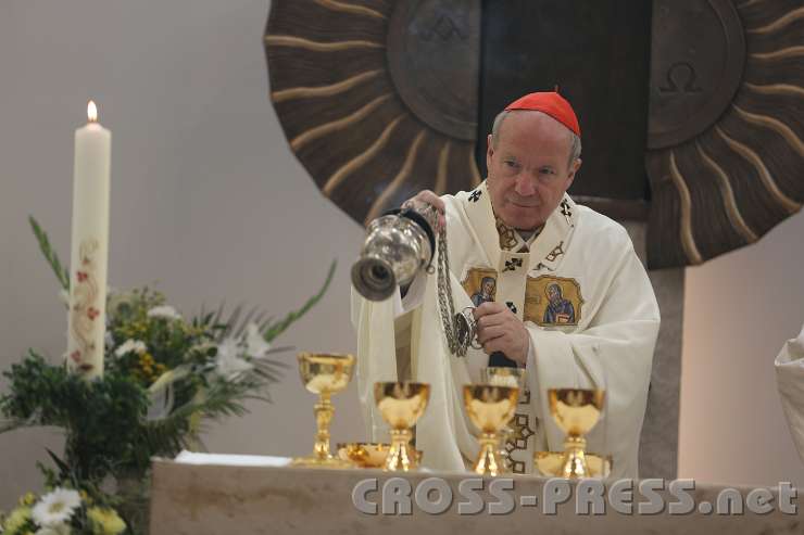 2014.06.26_11.12.41.jpg - Inzens von Gaben und Altar.