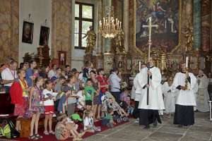 JungFamilienTreffen Pöllau 2015 Hl. Messe: Einzug