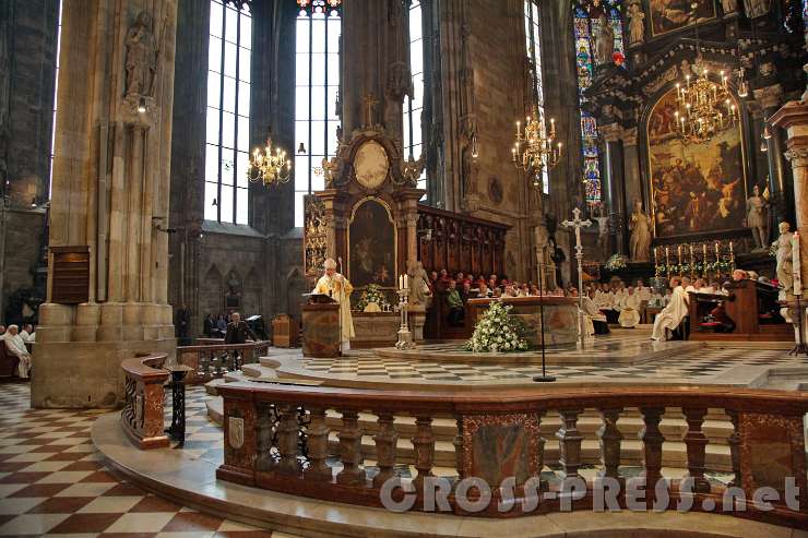 2015.09.26_15.43.37.jpg - Kardinal Christoph Schönborn beging im Wiener Stephansdom sein Jubiläum als Erzbischof von Wien.